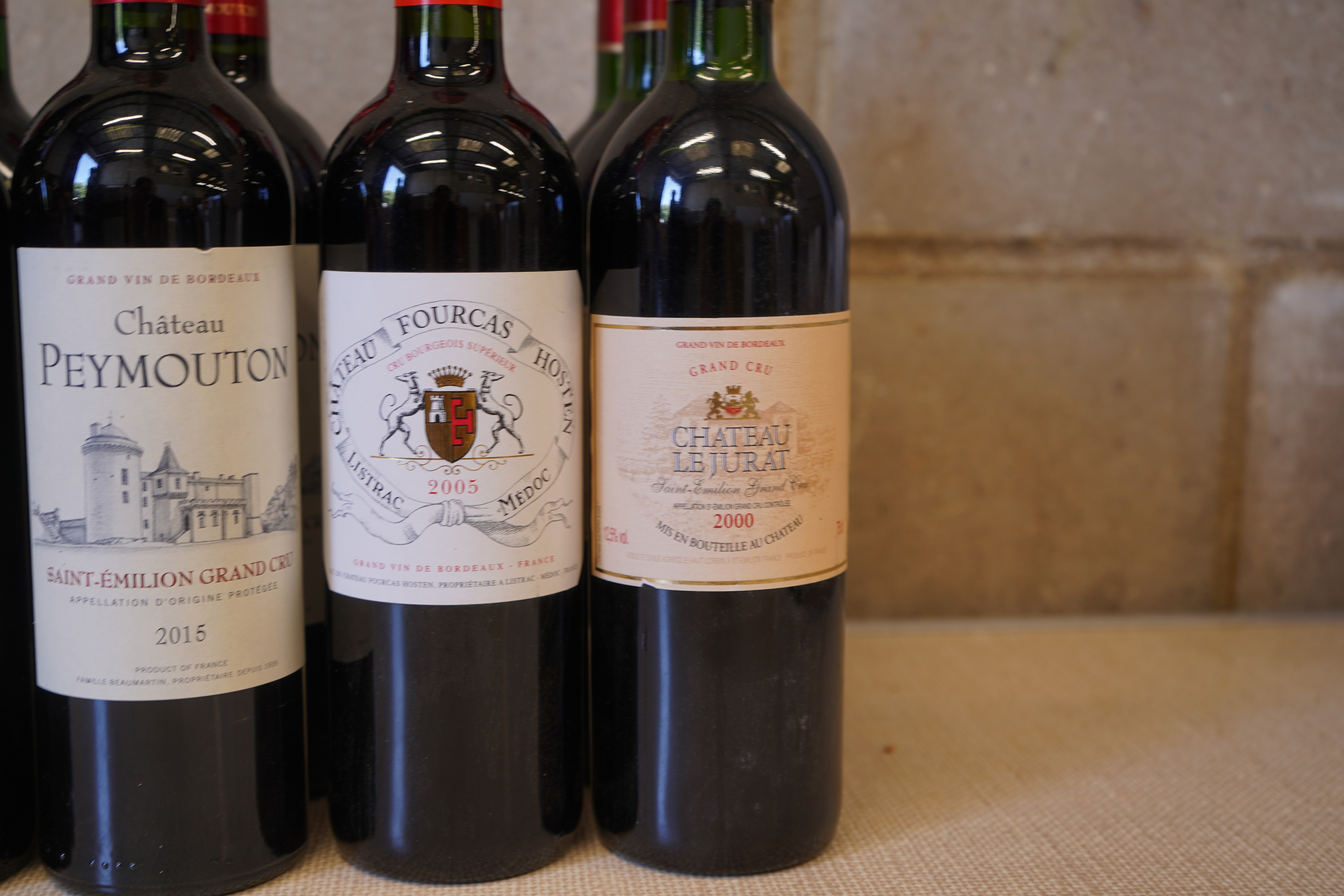 A mixed parcel of Bordeaux red wine